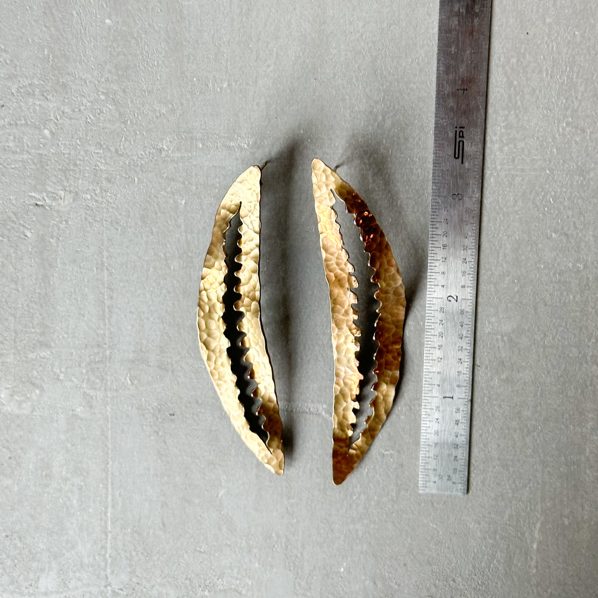 Week 33 — Jagged slits