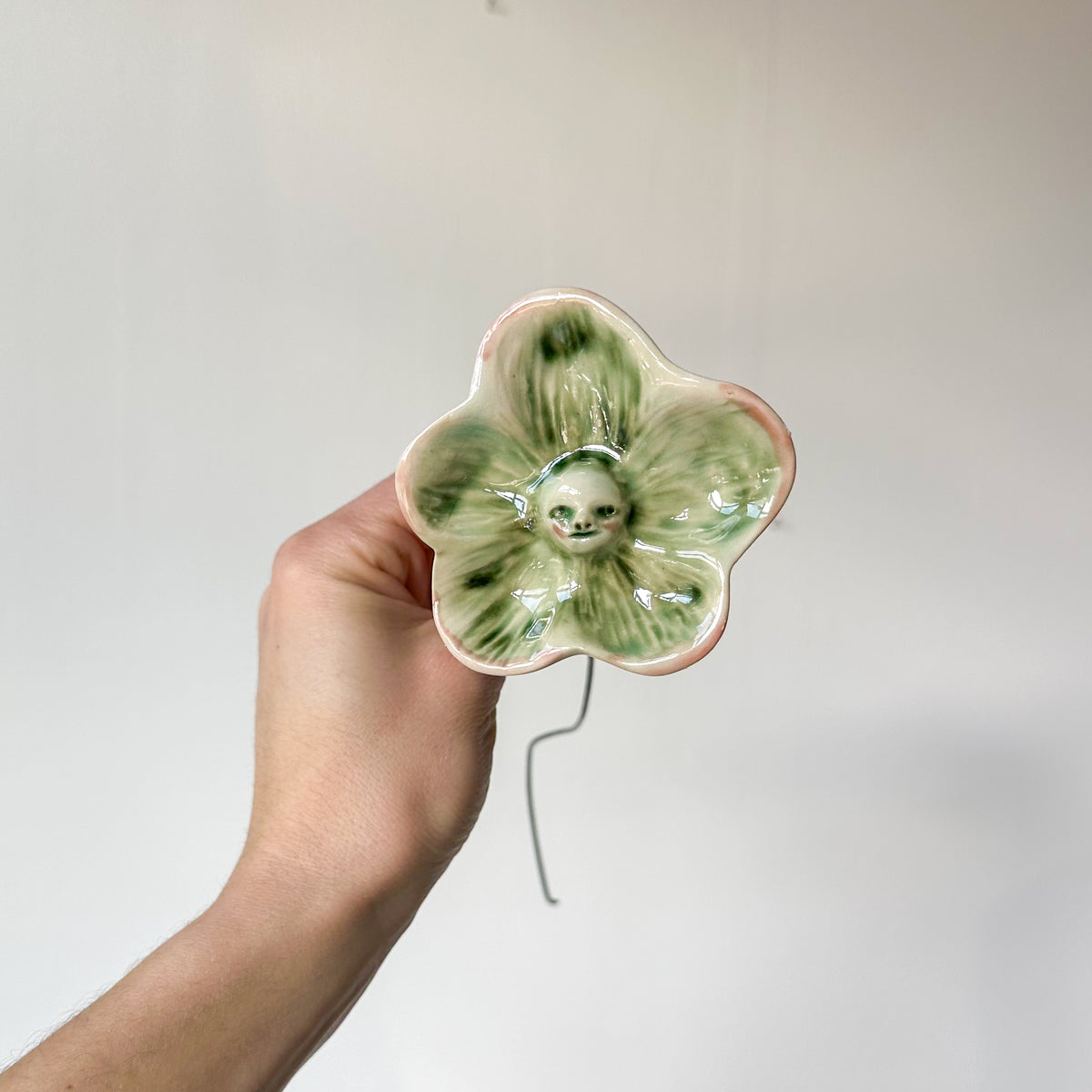 Stemmed Face Flower