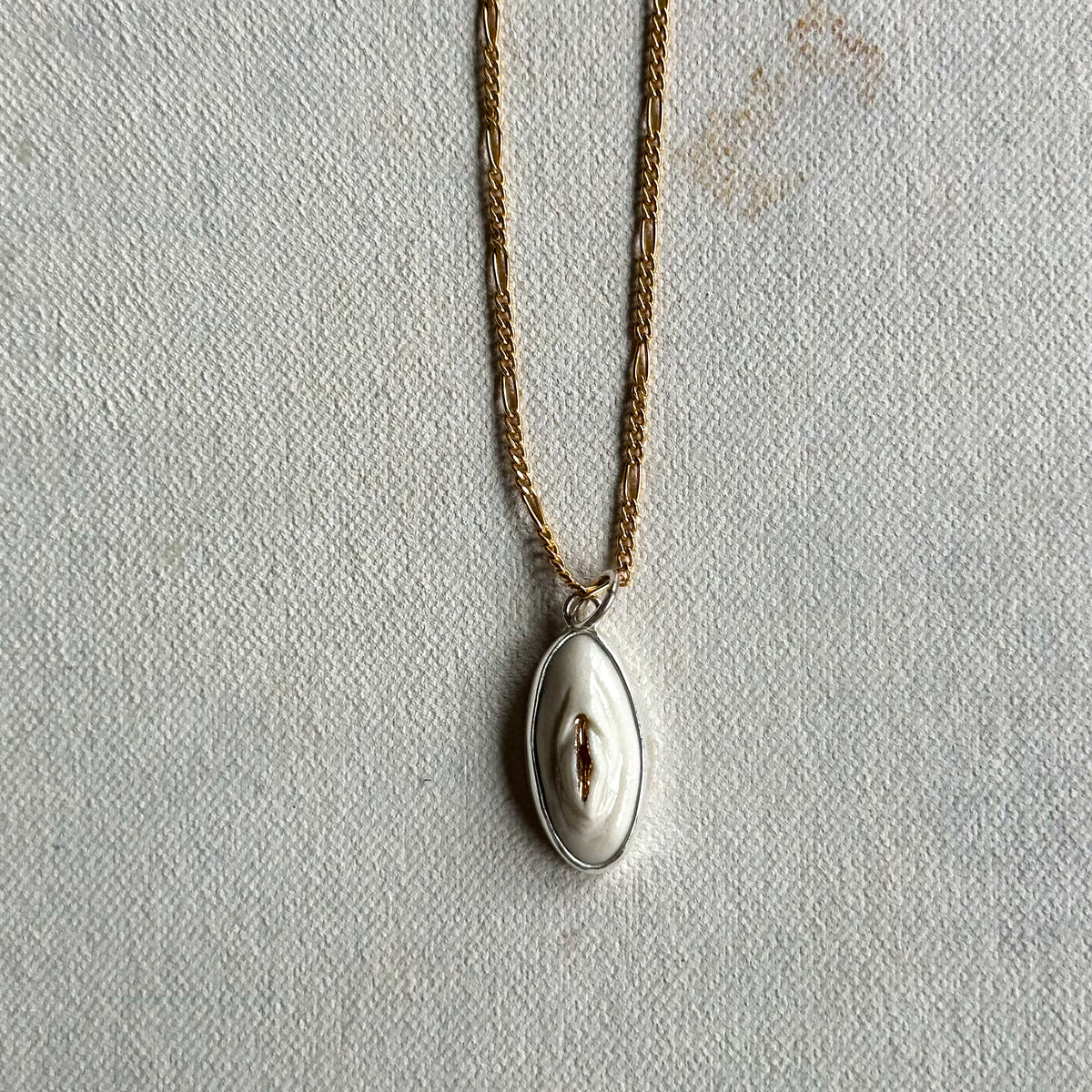 Vulva Pendant
