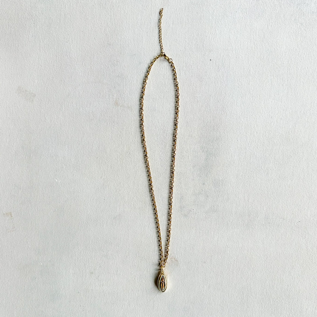 Vulva Pendant