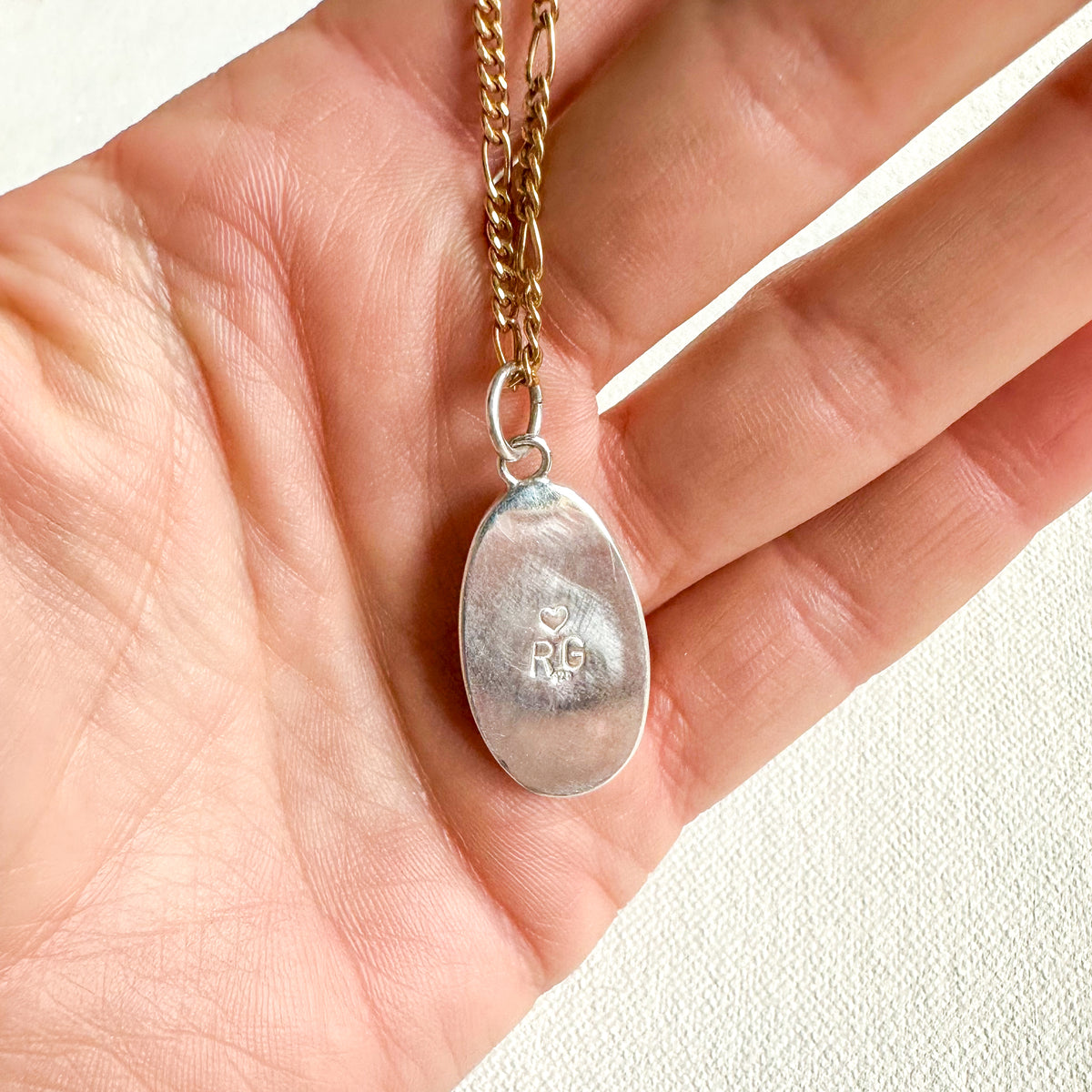 Vulva Pendant