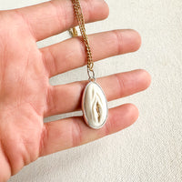 Vulva Pendant
