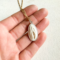Vulva Pendant