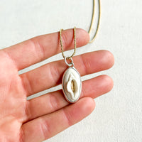 Vulva Pendant