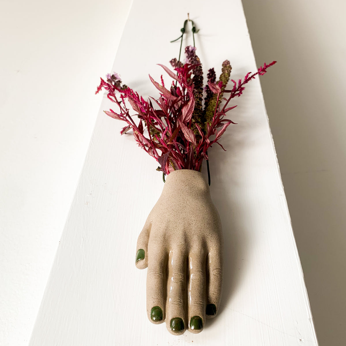 Dandy Hand Necklace