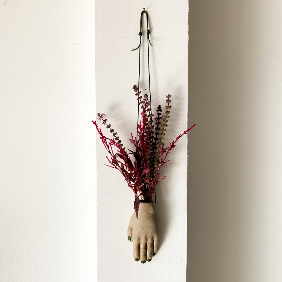 Dandy Hand Necklace