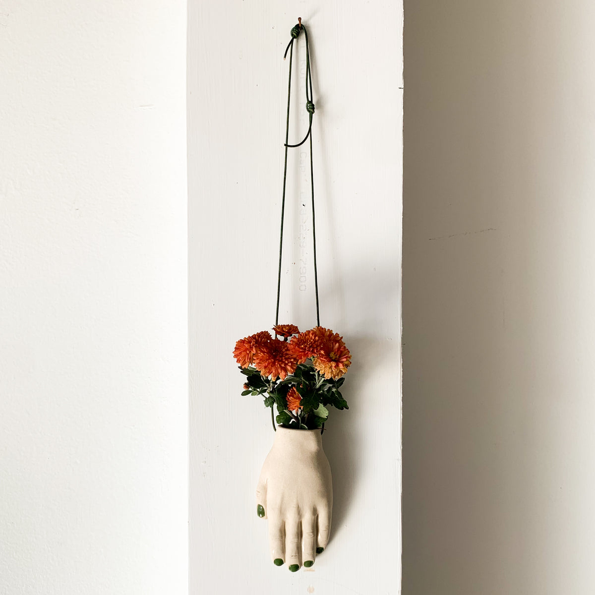 Dandy Hand Necklace
