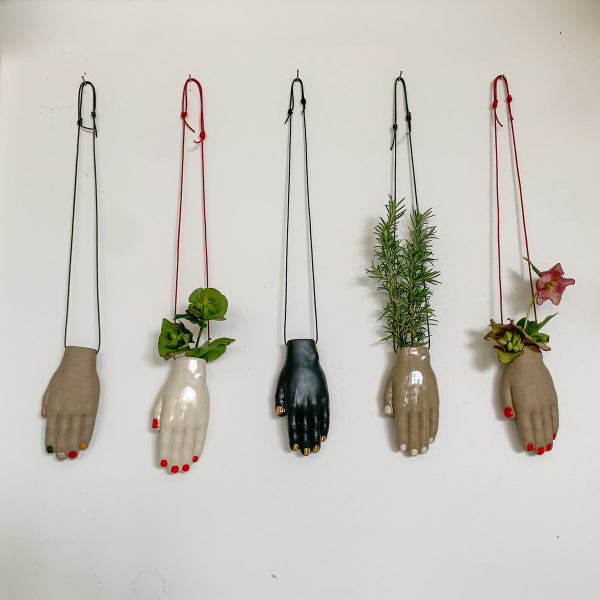 Dandy Hand Necklace