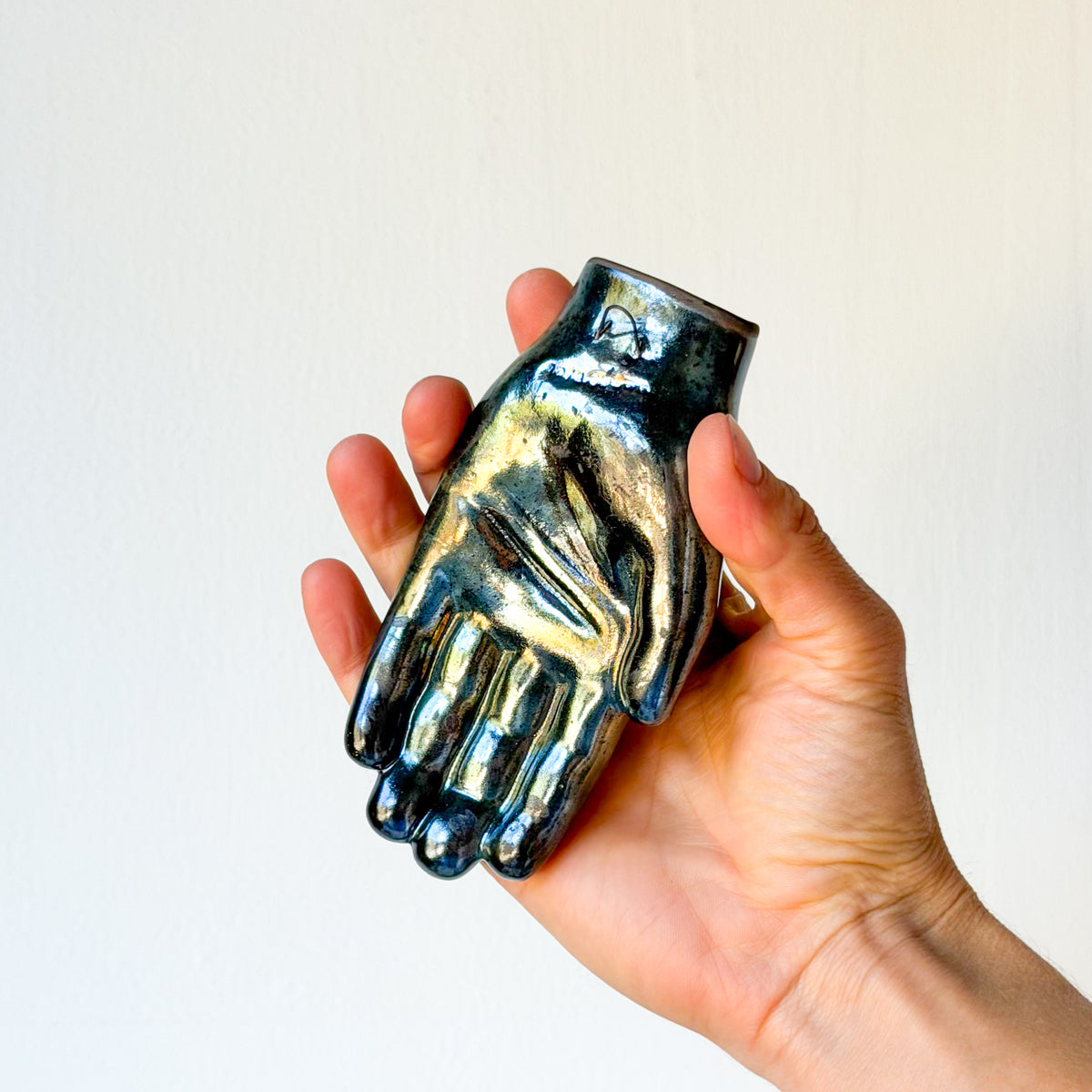 Raku Dandy Hand