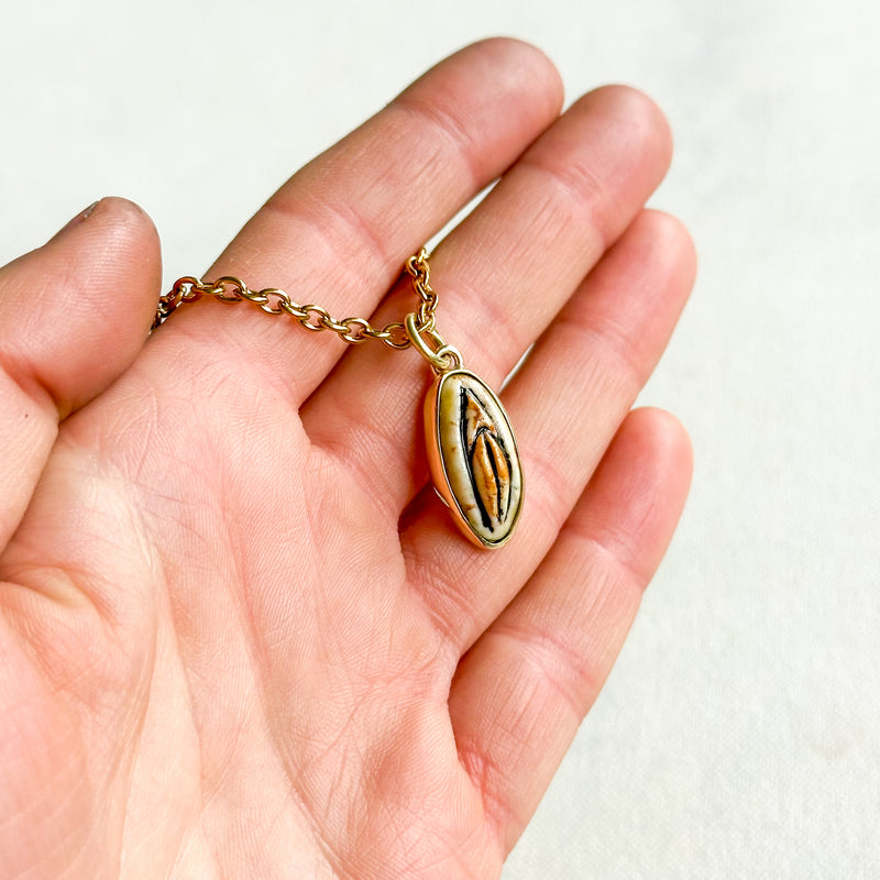 Vulva Pendant